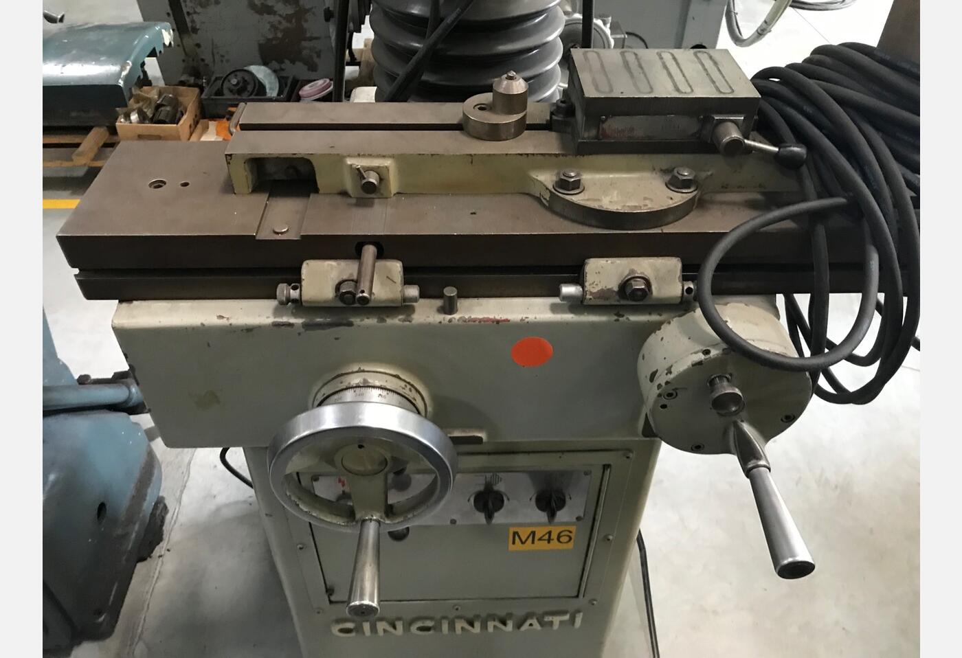 7164 MANUAL GRINDING MACHINE CINCINNATI