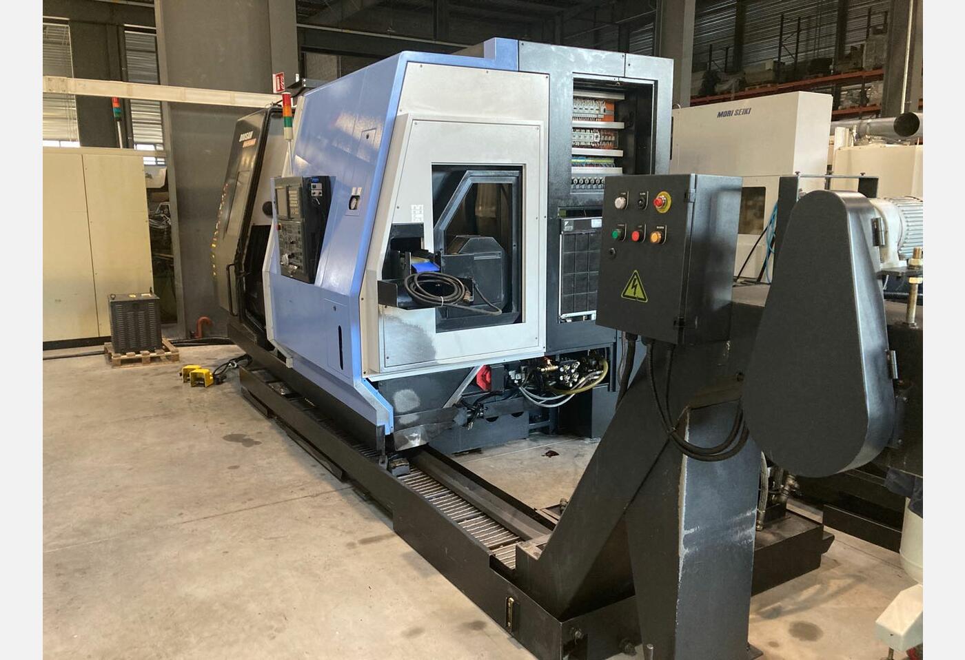 7253 TOUR CNC DOOSAN MX 2000 ST